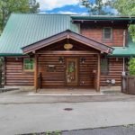 Looking Luxury Cabin in Gatlinburg Tennessee