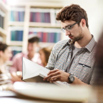 Mistakes To Avoid While Developing Thesis Statement & Outline – A Guide for PhD Students